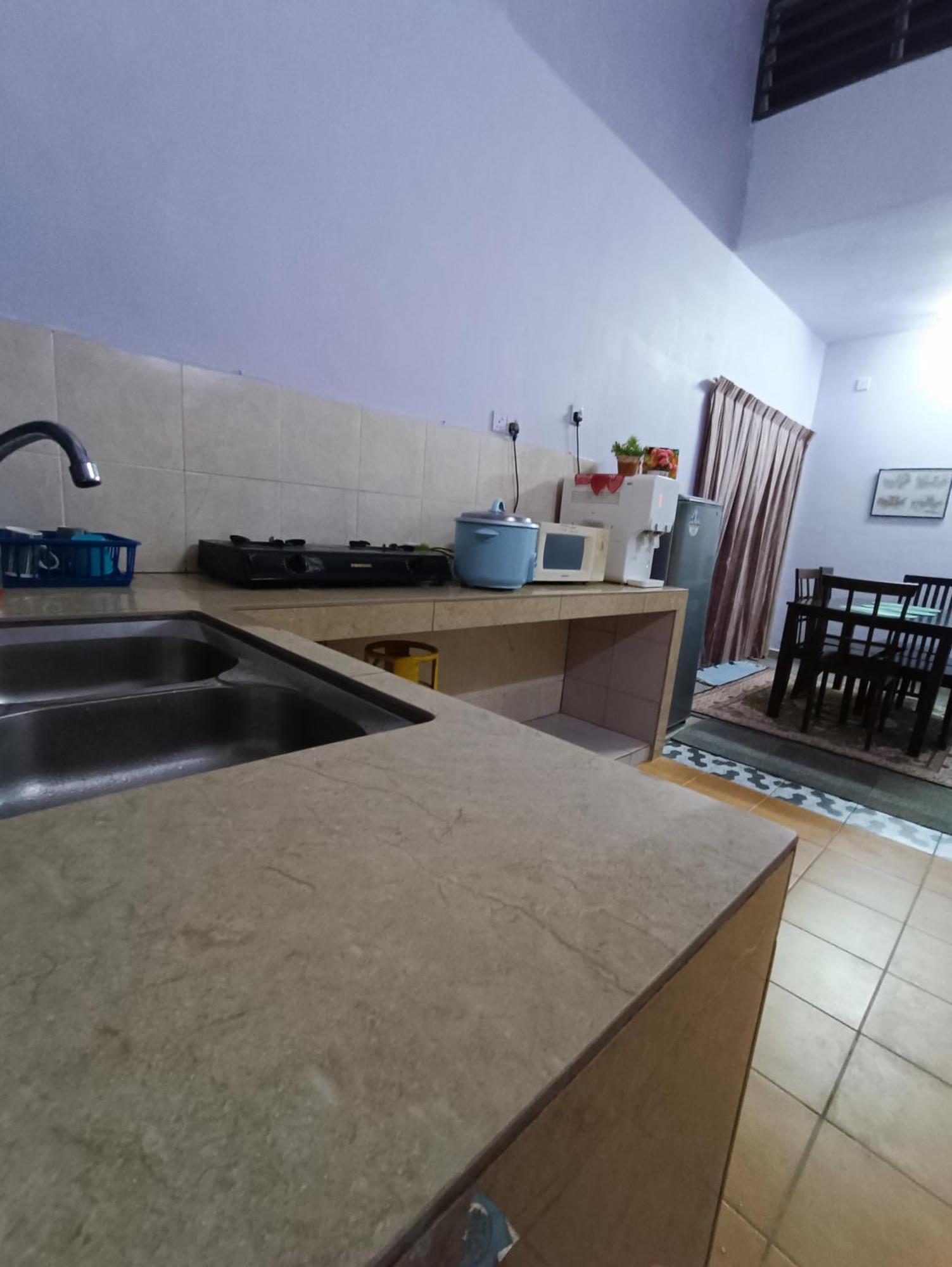 Homestay Lestari Klia Sepang Eksteriør bilde