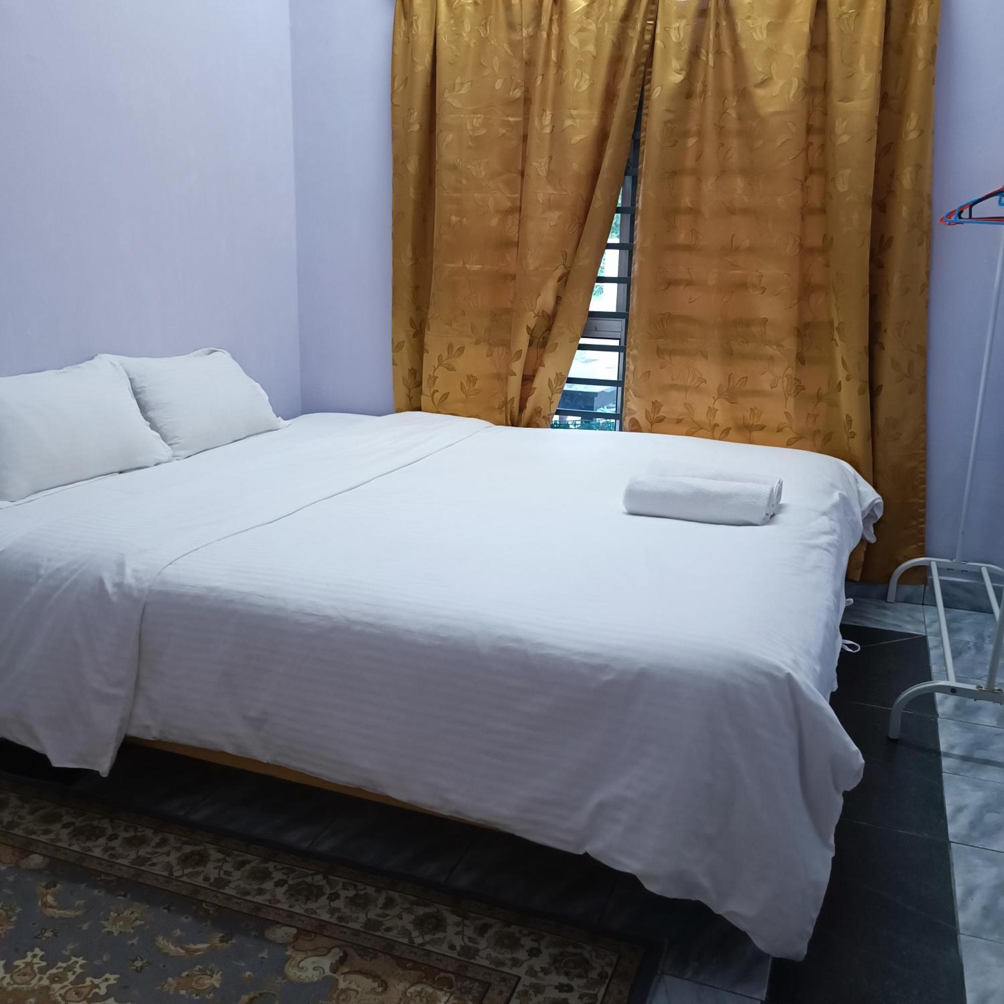 Homestay Lestari Klia Sepang Eksteriør bilde